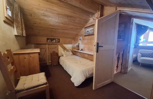 Vallandry Ski Chalet | Chalet savoyard de luxe avec cheminée, hammam, WiFi et parking à Vallandry - FR-1-411-664