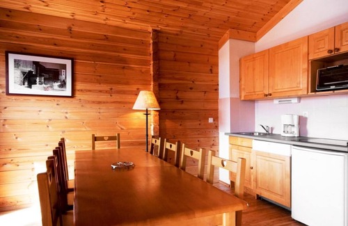 Valmeinier Ski Chalet | Chalet, ski-in/ski-out & foot of the slopes, fitness, swimming pool, balcony, tv, 65m², Valmeinier