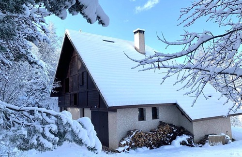 Saint-Sauveur Ski Chalet | Chalet sleeps 12 Saint-Sauveur 05200 -view of Lac de Serre-Ponçon 15 mn from Les Orres