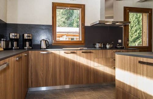 Chatel Ski Chalet | Chalet sleeps 14 with jacuzzi, 200m of Pré la Joux ski lift - Chatel Reservation