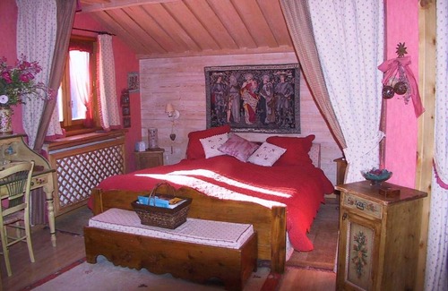 Seez Ski Chalet | Chalet sleeps 8