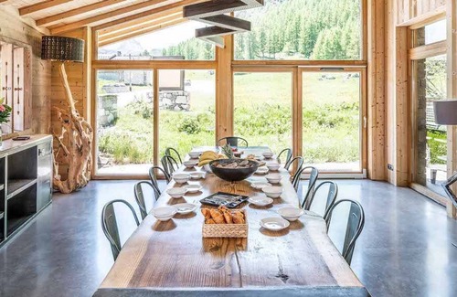 Les Boisses Ski Chalet | Chalet Spacieux pour 14! Espace Bien-Être