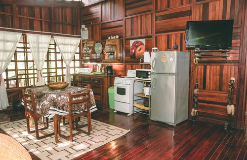 Valle Pura Vida Ski Chalet | Chalet Style Apt 1 BR 1 B in Manuel Antonio. Fully equipped.