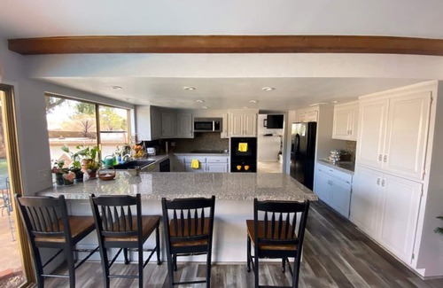 Simi Valley House | Chalet-style Home Perfect for Family - Heated Pool