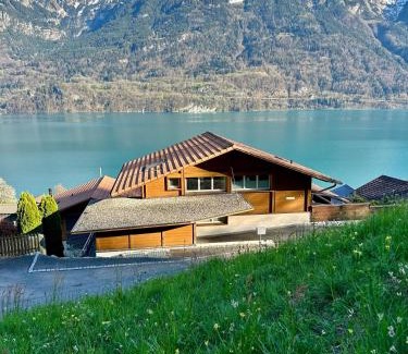 Niederried bei Interlaken Ski Chalet | Chalet Swiss Dream - Luxury Lakeview Chalet with AC near Interlaken