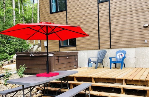 Matawinie Regional County Municipality Ski Chalet | Chalet Tavi, Waterfront and Spa