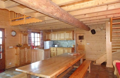 Champagny-en-Vanoise Ski Chalet | Chalet, terrace, fireplace or stove, tv, 100m², Champagny-en-Vanoise