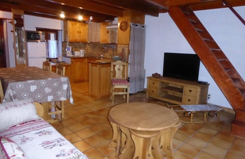 Pralognan-la-Vanoise Ski Chalet | Chalet, terrace, tv, ski locker, 60m², Pralognan-la-Vanoise