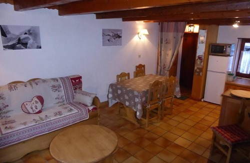 Pralognan-la-Vanoise Ski Chalet | Chalet, terrace, tv, ski locker, 60m², Pralognan-la-Vanoise