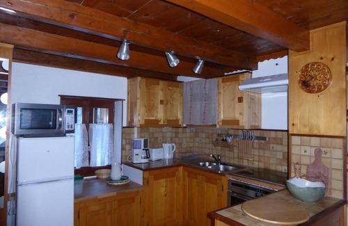 Pralognan-la-Vanoise Ski Chalet | Chalet, terrace, tv, ski locker, 60m², Pralognan-la-Vanoise