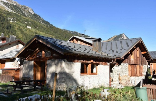 Pralognan-la-Vanoise Ski Chalet | Chalet, terrace, fireplace or stove, tv, 160m², Pralognan-la-Vanoise