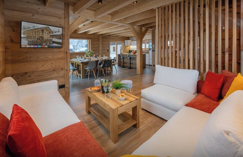 Le Chinaillon Ski Chalet | Chalet Trusquin - Mountain retreat spa and games room - OVO Network