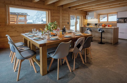 Le Chinaillon Ski Chalet | Chalet Trusquin - Mountain retreat spa and games room - OVO Network