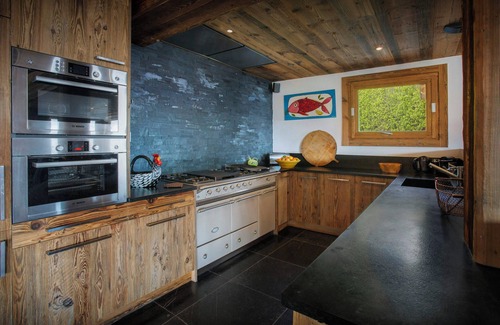 Cordon Ski Chalet | Chalet Vardache - Ski-in ski-out with Mont Blanc views - OVO Network