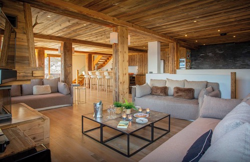 Cordon Ski Chalet | Chalet Vardache - Ski-in ski-out with Mont Blanc views - OVO Network