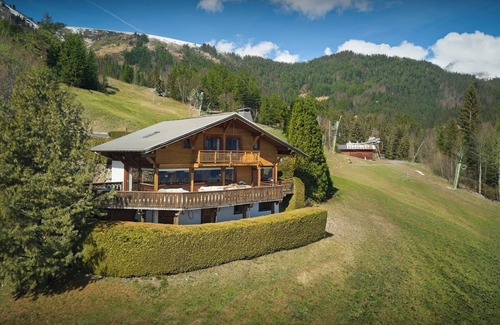 Cordon Ski Chalet | Chalet Vardache - Ski-in ski-out with Mont Blanc views - OVO Network