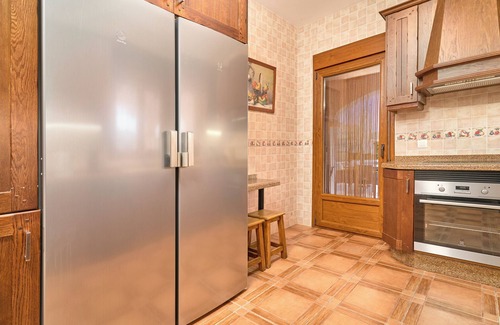 Sayalonga House | Chalet 'Villa Javier En Sayalonga' with Mountain View, Wi-Fi and Air Conditioning