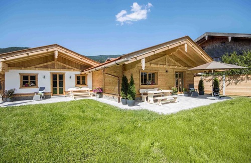 Inzell Ski Chalet | Chalet West für 4 Personen, 2 Separate Schlafzimmer, 80 m²