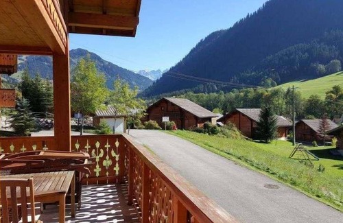 La Chapelle-d'Abondance Ski Chalet | Chalet, wifi, terrace, balcony, fireplace or stove, parking, tv, ski locker, 120m²