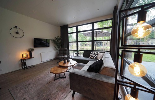 Otterlo House | Chalet with 2 bedrooms and a terrace