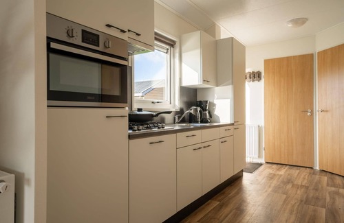 Linden House | Chalet with 3 bedrooms, a terrace and a jetty