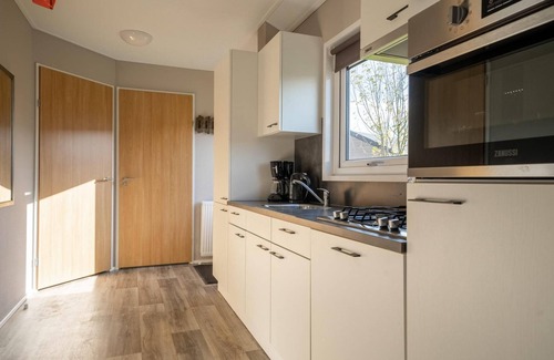 Linden House | Chalet with 3 bedrooms, a terrace and a jetty