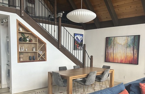 South Lake Tahoe Cabin | Chalet with amazing views! Close to golf, skiing, lake and hiking/biking trials.