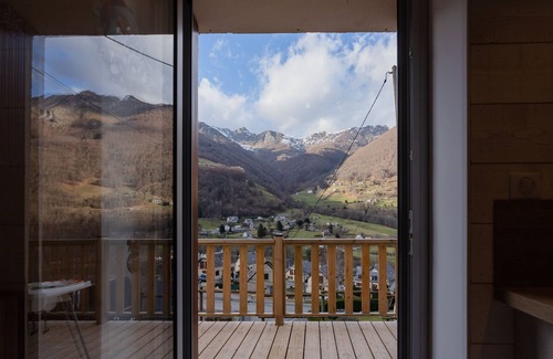 Cauterets Ski Chalet | Chalet with beautiful viewChalet sleeps 8