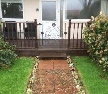 Bacton Ski Chalet | Chalet With Free Wifi At Rainbows End Near A Lovely Norfolk Beach Ref 31002R