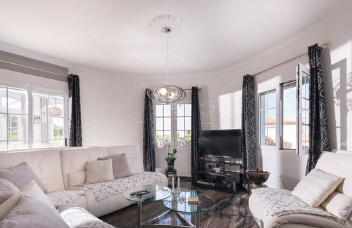Hoya de los Patos Villa | Chalet with impressive character and caraceristicas