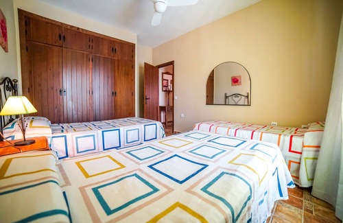 Barrio Nuevo House | CHALET WITH POOL IN CONIL