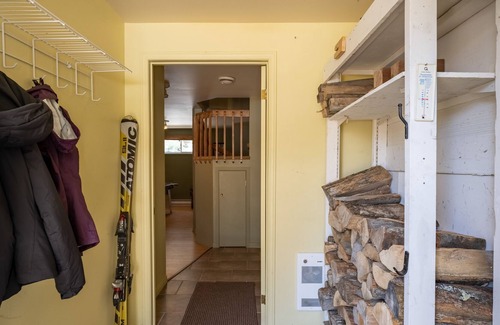 Lac Superieur Village Ski Chalet | Chalet with sauna a few minutes from the Versant Nord of Tremblant