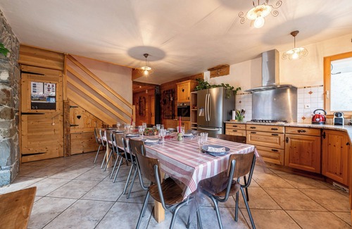 Albiez-le-Vieux Ski Chalet | Chalet 'Zenith' with Mountain View, Private Terrace and Wi-Fi