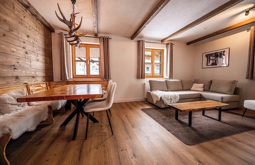 Berwang Apartment | Chalet zur Rose 3-room apartment "Alpenrose" 2-8 persons (90m2)