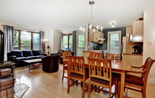 Stoneham Ski Chalet | Chalets Alpins- 05 Chemin Alpin