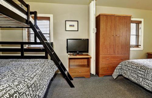 Stoneham Ski Chalet | Chalets Alpins- 05 Chemin Alpin