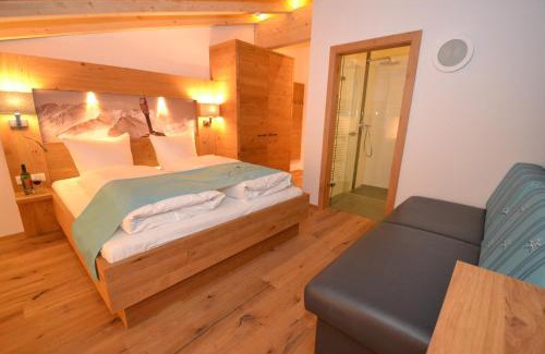 Emberg Ski Chalet | Chalets & Apartments Wachterhof