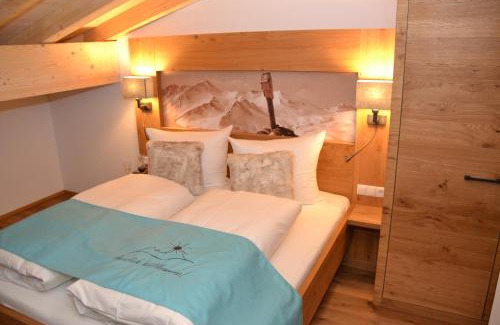 Emberg Ski Chalet | Chalets & Apartments Wachterhof