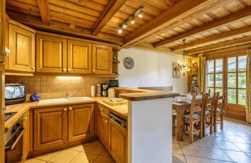 Chamonix-Mont-Blanc Apartment | Chalets d'Henri 67 - Happy Rentals