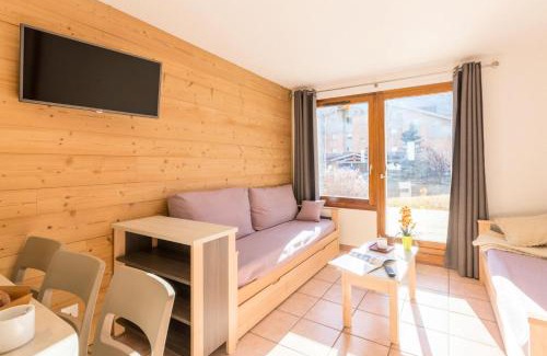 La Salle-les-Alpes Apartment | Chalets Jardin Alpin - Chalet mitoyen lumineux en duplex · Accès pistes par navette · WIFI gratuit · Vue dégagée MAE-4874