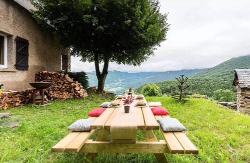 Saint-Lary-Soulan Ski Chalet | Chaletsoulan-soulan - Typical chalet and renovated in the village of Soulan