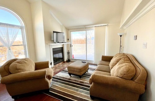 Magog Apartment | Chaleureux condo à Magog