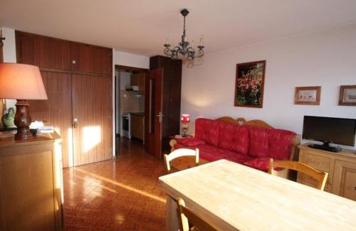 Le Chinaillon Apartment | Chaleureux Studio pour 4 au Chinaillon, Balcon, Proche Skibus et Commerces - FR-1-458-89