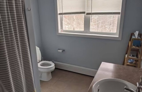 Newbury House | Chalk Pond Year Round Ski/Lakehouse