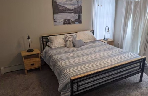 Newbury House | Chalk Pond Year Round Ski/Lakehouse