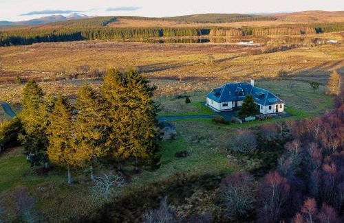 Lairg House | Challenger Lodge