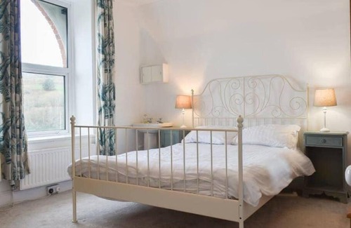 Hele Villa | Chambercombe Villa - Harbour View, Decking, Garden, Games Room, sleeps 20