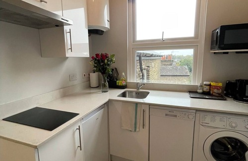 Queen's Park Apartment | Chamberlayne Inn