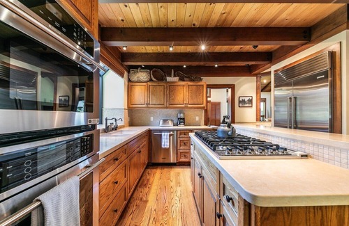 Chambers Lodge House | Chambers Lakeside Escape w/Lake Views & HOA Access!