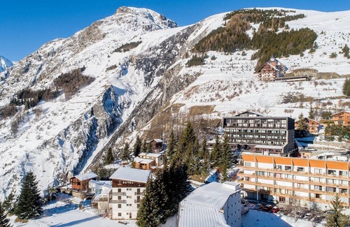 Les Deux Alpes Apartment | Chambre à 300m des Pistes | Cosy + Accès Jacuzzi